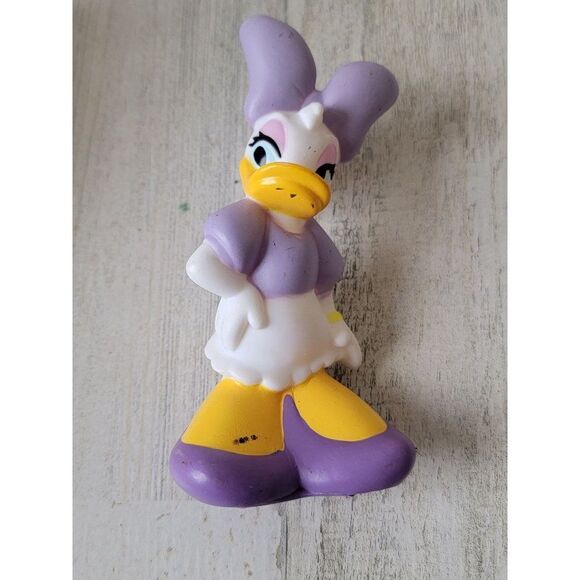 Daisy Duck sassy rubber bath toy figure purple - Picture 1 of 8